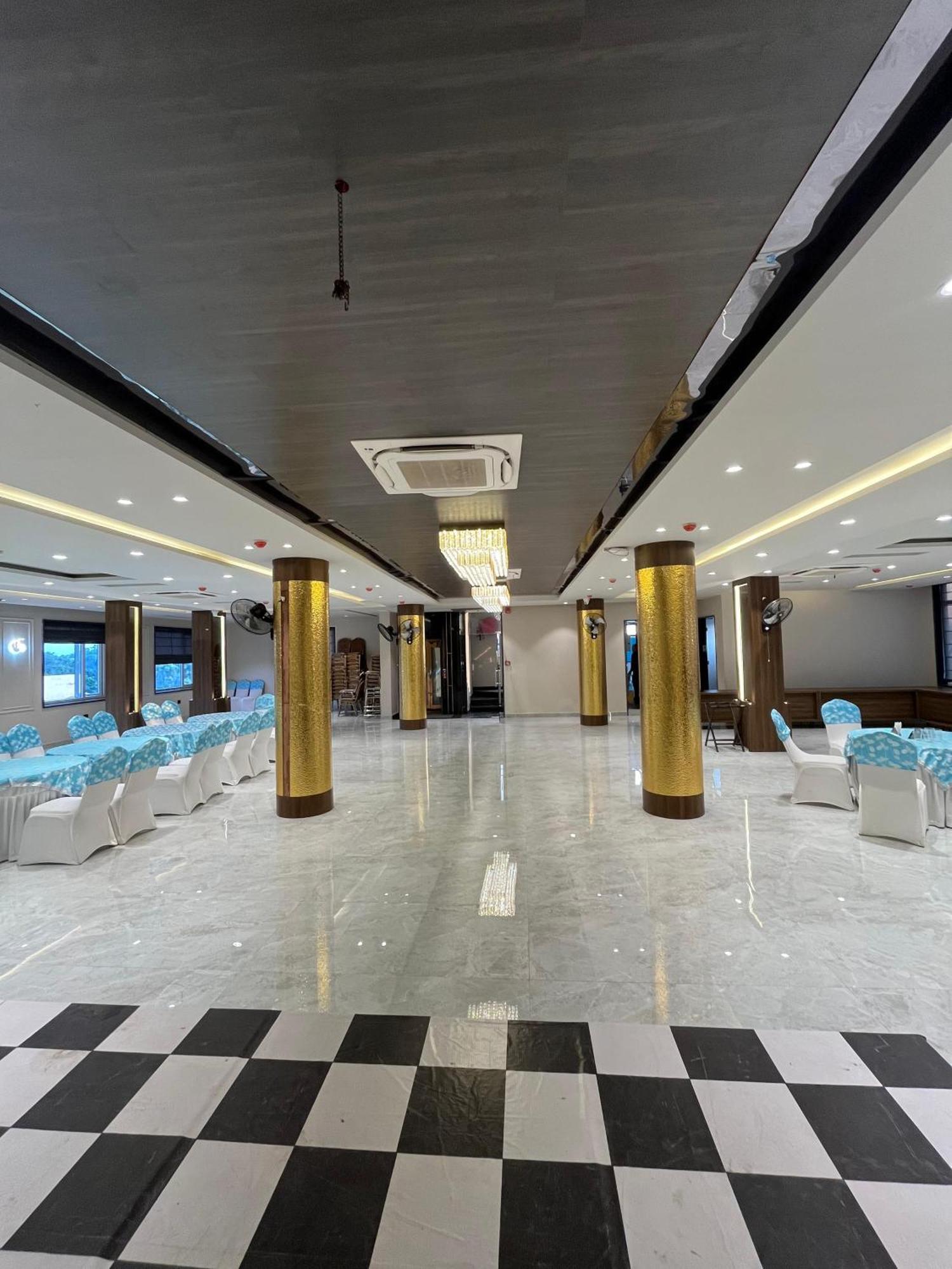 Hotel Golden Peacock 하리드와르 외부 사진